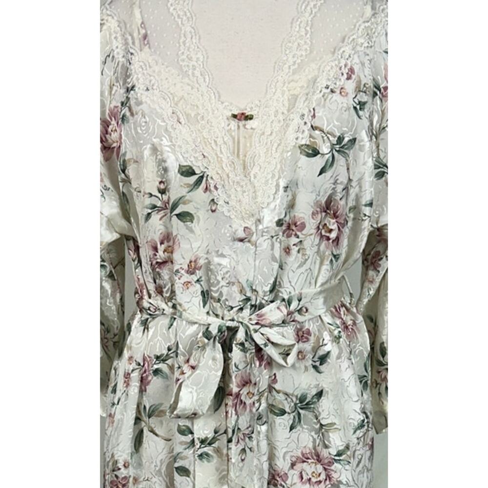 Vintage California Dynasty Medium 100% Polyester Floral Nightgown and Robe Set - Picture 13 of 16